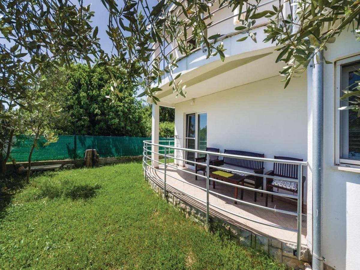 Spacious In With Garden Vakantiehuis